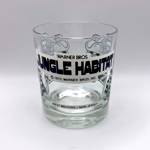 Vintage Dining Vintage 972 Warner Bros Jungle Habitat Drinking